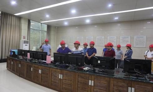 發展集團黨委書記、董事長譚建華帶隊督查分公司防洪防汛工作